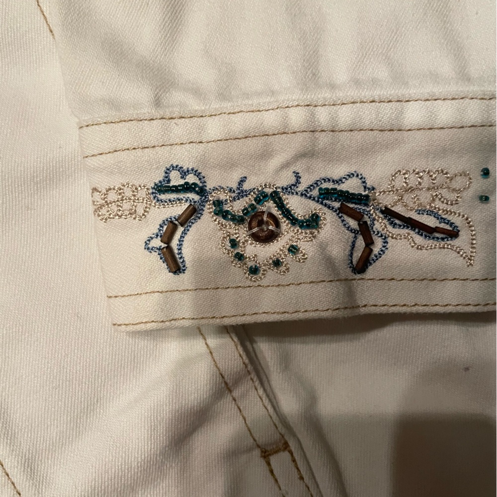 Denim&Co Elegant White Embroidered Jean Jacket - Picture 4 of 6
